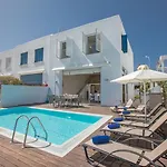 Beachfront Close To Protaras, 1271 ヴィラ