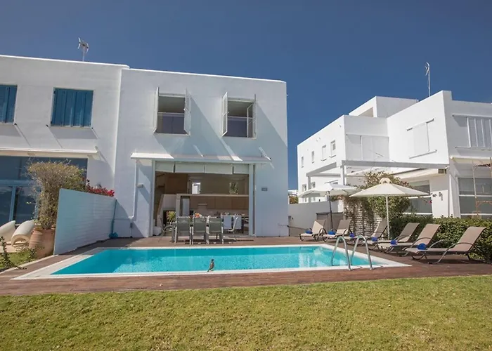 Beachfront Close To Protaras, 1271 Villa *