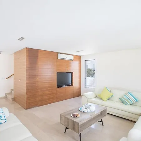 فيلة Beachfront Close To Protaras, 1271