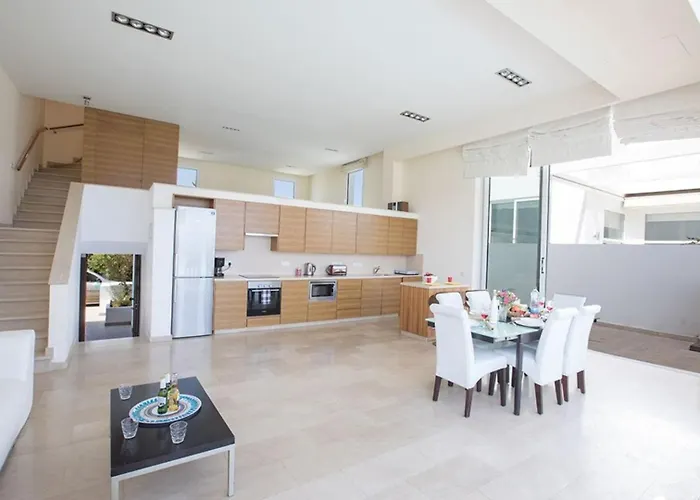 Βίλα Beachfront Close To Protaras, 1271